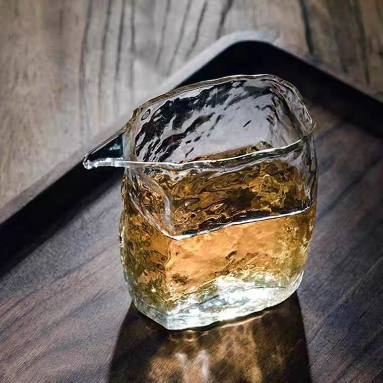 四方玻璃公道杯耐热锤纹加厚分茶器创意功夫茶鹰嘴公道杯家用匀杯详情14