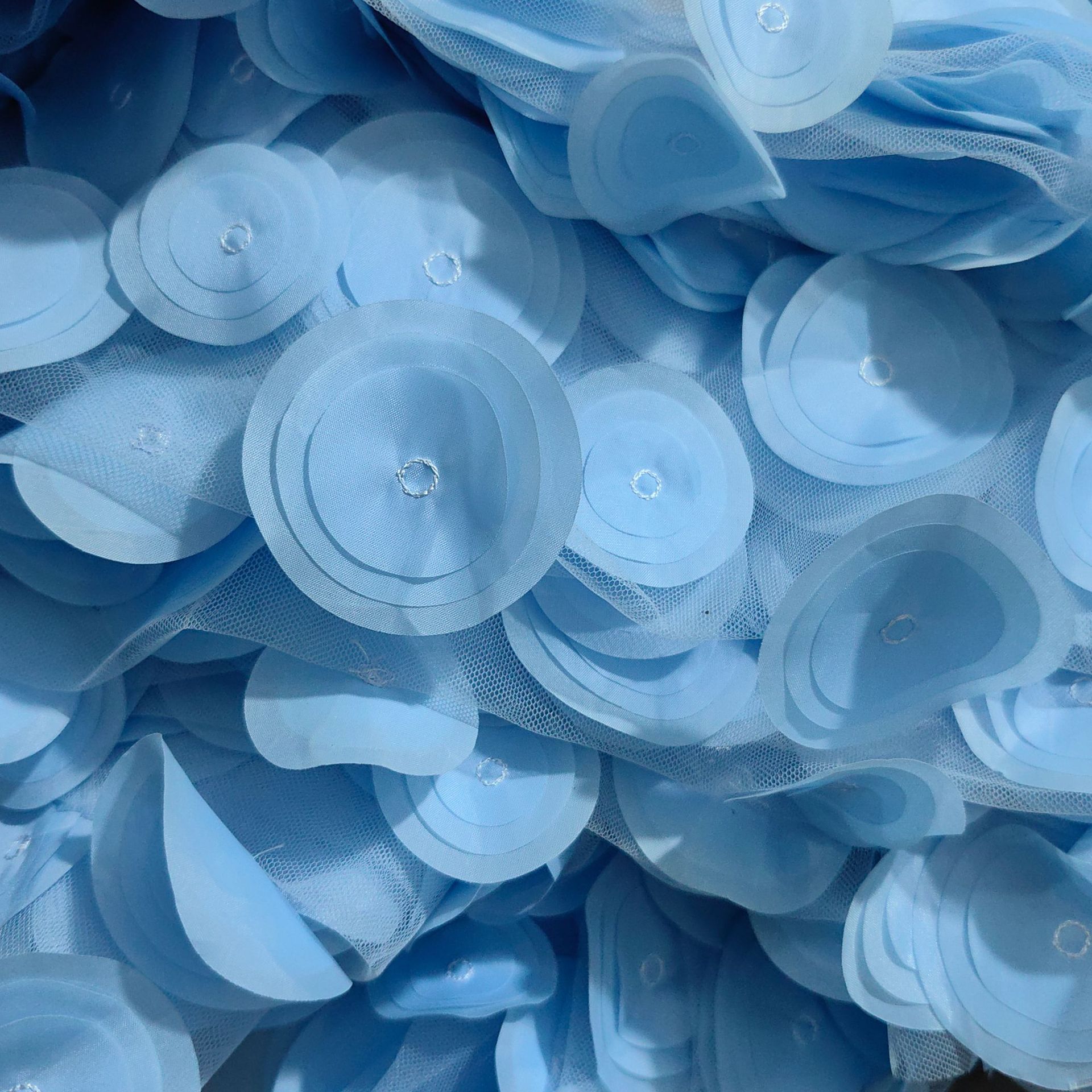 欧洲站激光立体刺绣面料多色网纱圆圈绣花布时尚女装连衣裙面料详情17