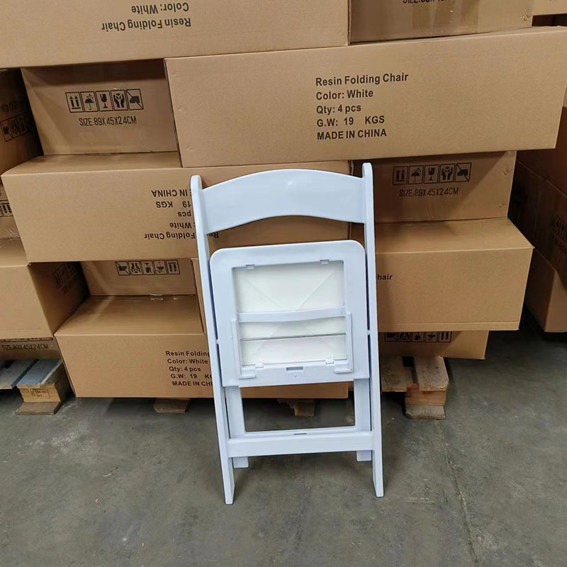 Star Factory wholesals wedding lawn plastic white folding chairs, Wimbledon chairs, and soft-padded chairs for wedding hotels and banquets pic 11
