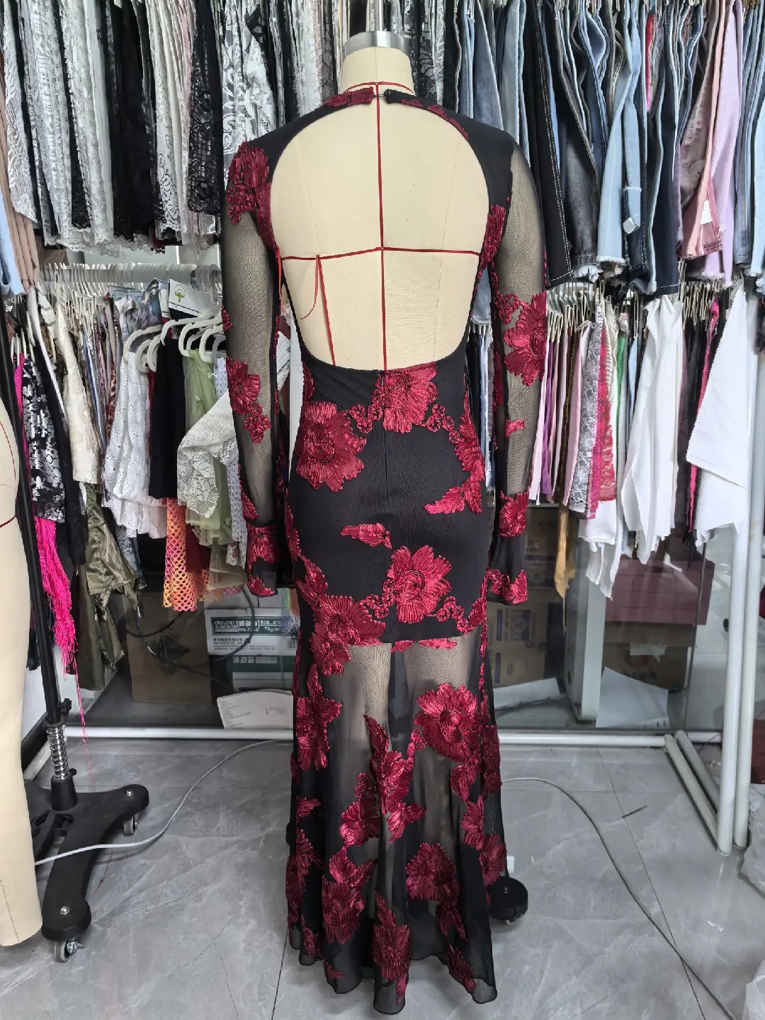 High-end and elegant dress for women 2025 spring French waist-cinching and slimming V-neck jacquard embroidery European and American dress pic 14