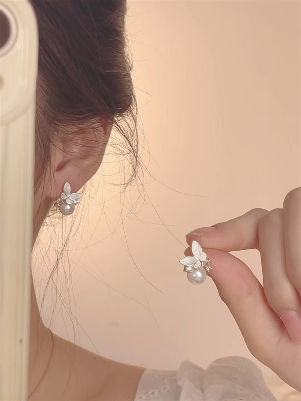 Light luxury glazed butterfly pearl exquisite zircon earrings for autumn and winter 2025 new style, elegant and high-end earrings for women pic 2