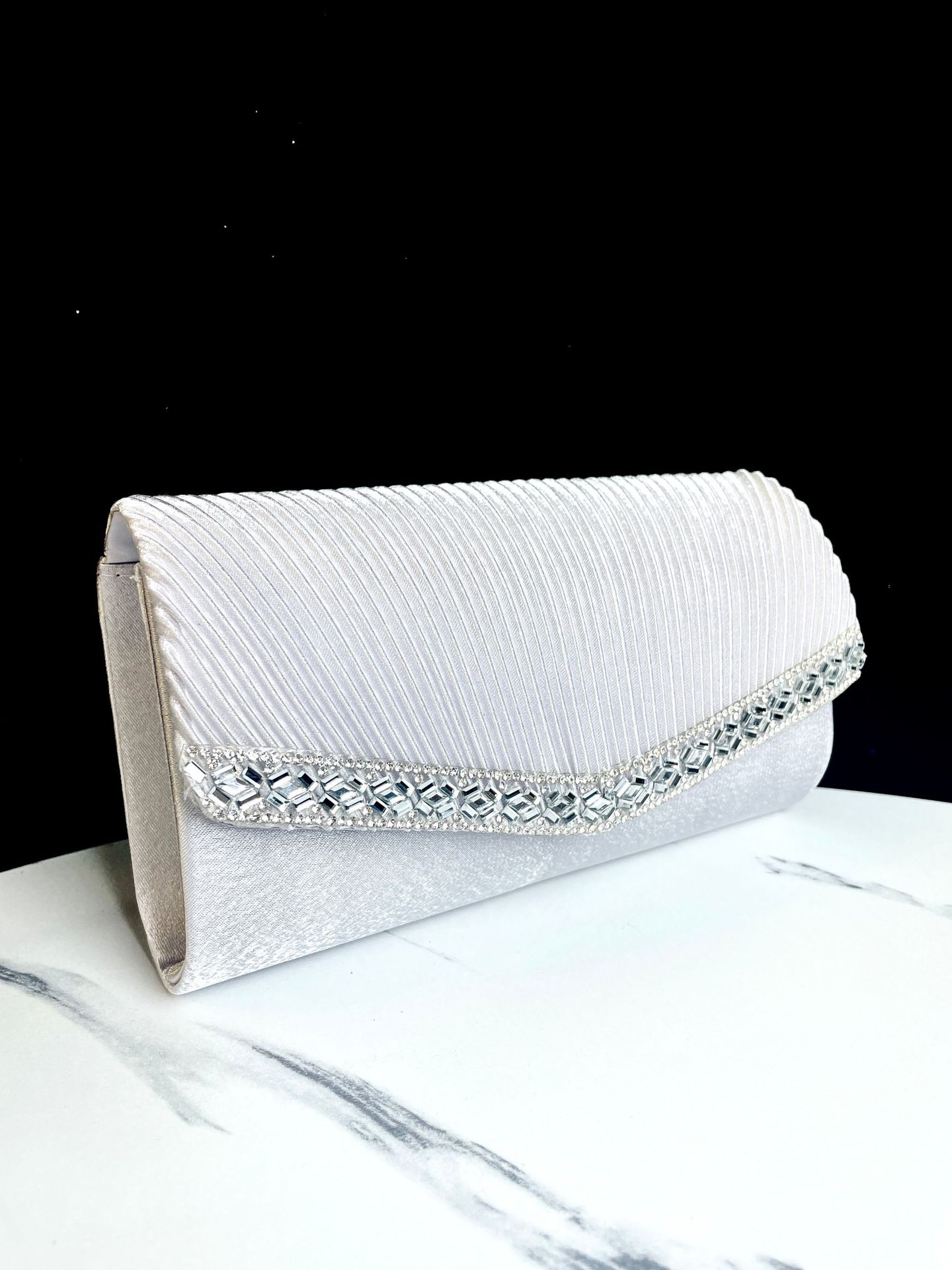 新款跨境外贸水钻手拿包晚宴包名媛手包镶钻宴会包派对女包单肩包详情5