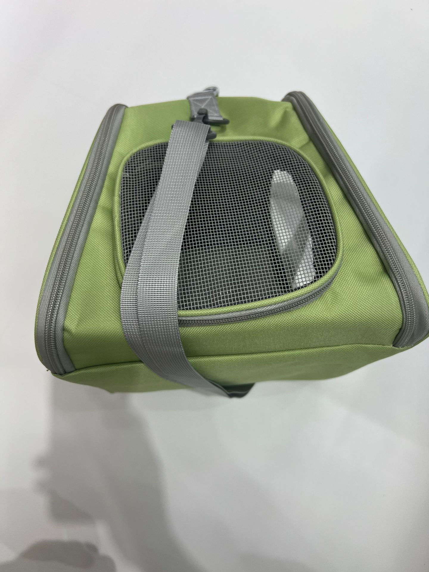 Factory direct sales of small pet bags, hamsters, hedgehogs, portable pet travel bags for going out, and small animal carrying bags pic 3