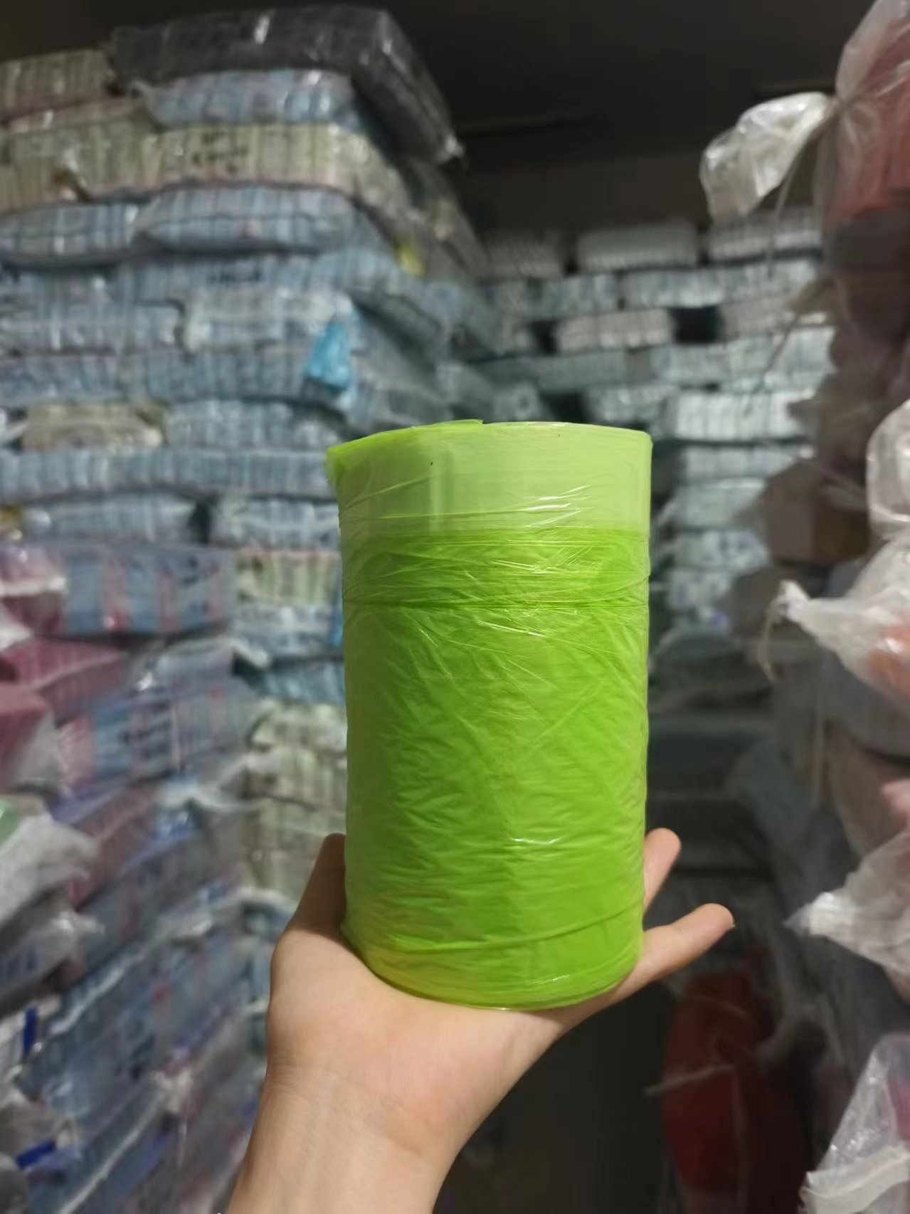 New mugwort scented garbage bags have been launched. Mugwort scented hand-held plastic garbage bags, thickened for the kitchen, large size, no tearing, extra thick pic 2