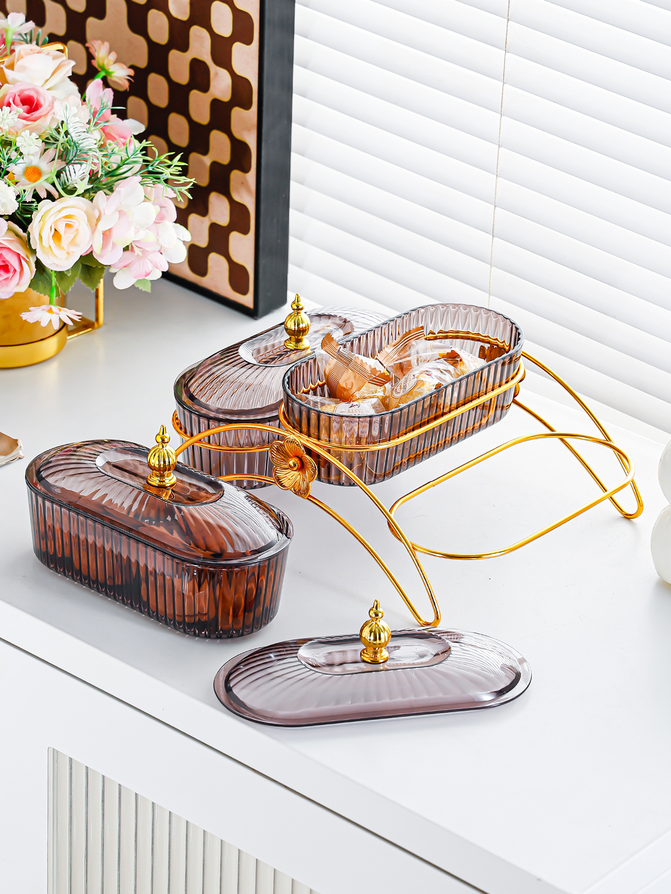 Light luxury dried fruit plate, fruit platter, light luxury household snack plate, ironwork rack, commercial and hotel snack plate, compartments fruit plate pic 7