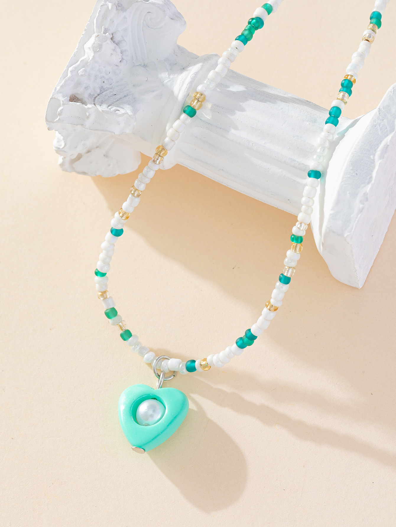 Colorful beaded necklaces in a cute and sweet style, pearl heart-shaped collarbone chains with versatile pendants and necklaces wholesale in a fresh and clean style pic 6