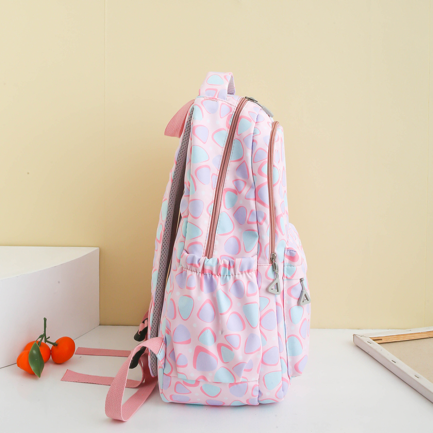 Wholesale of lightweight schoolbags for girls in primary and secondary schools, large-capacity bags for students in grades 3 to 6 on campus, and backpacks for girls pic 13