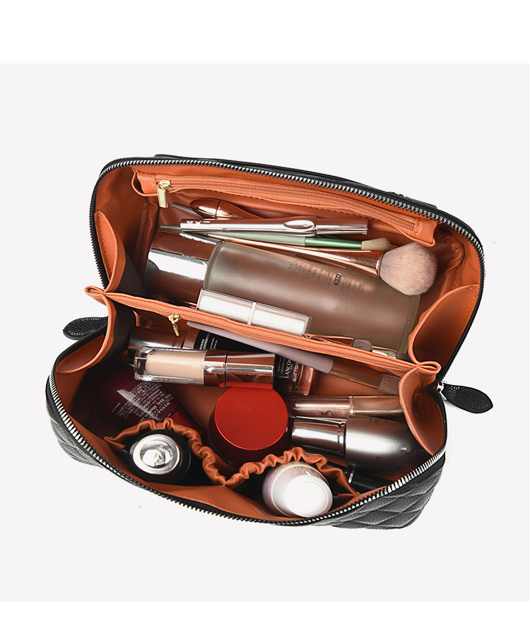 亚马逊跨境高品质pu化妆包菱格绗缝枕头包手提洗漱化妆品收纳包详情12