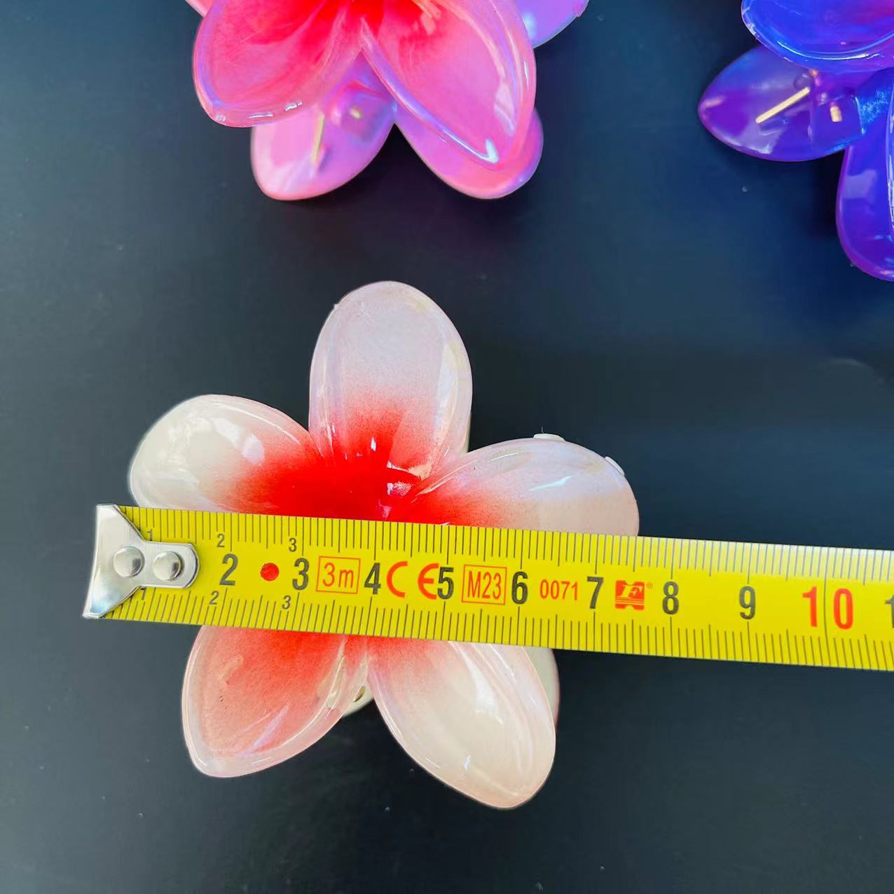 【 Zone 1-12 】6996 painted Purple Gold Flower 12/ Pack 1200/ box Large Flower hair clip, Purple gold Flower Gripper, colored gripper, gripper, plastic hair clip, wholesale 1 yuan 2 yuan pic 2