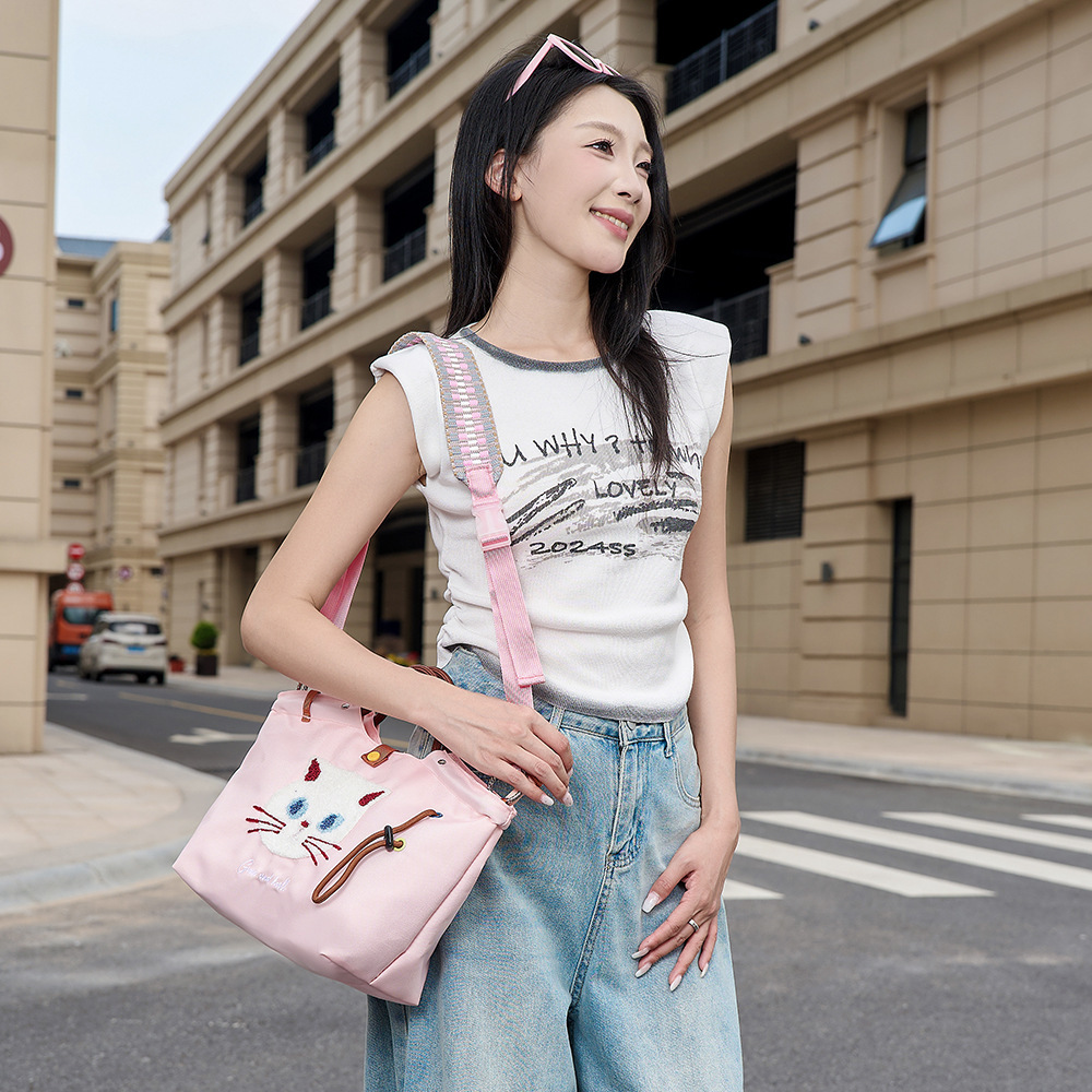 2025ins Japanese style new cute hand-carry small bag, portable for school, commuting and going out as a bento bag pic 19