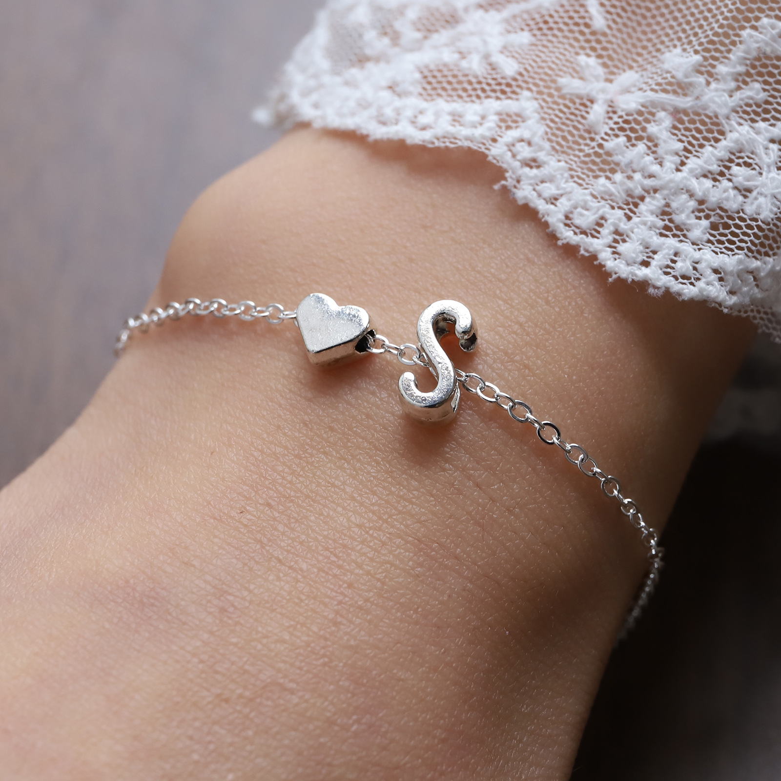 欧美跨境26个英文字母手链女个性气质合金心形字母手环手镯批发详情28