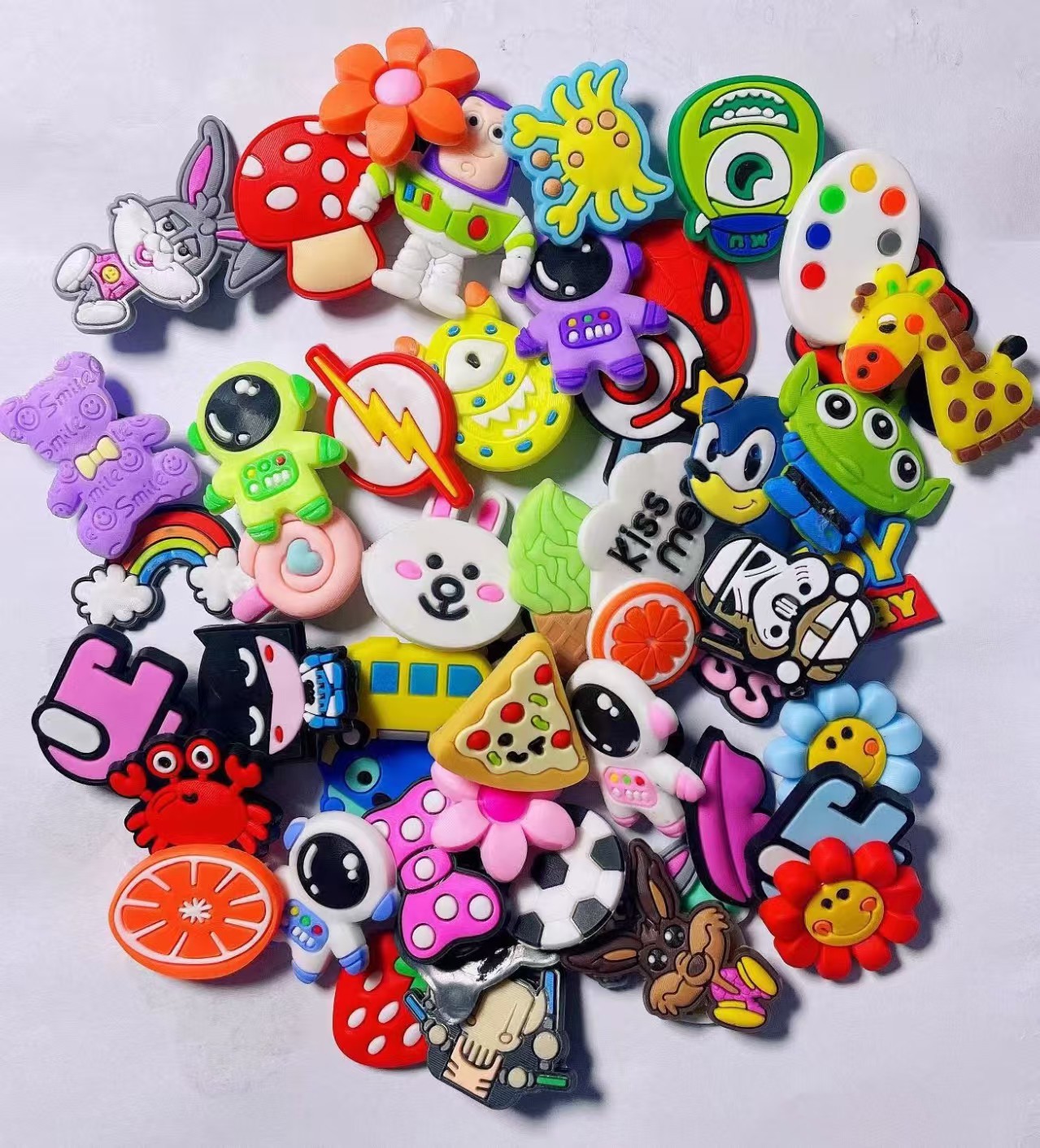 跨境洞洞鞋鞋扣鞋花鞋配件卡扣PVC滴塑软胶鞋花卡通沙滩鞋鞋带详情11