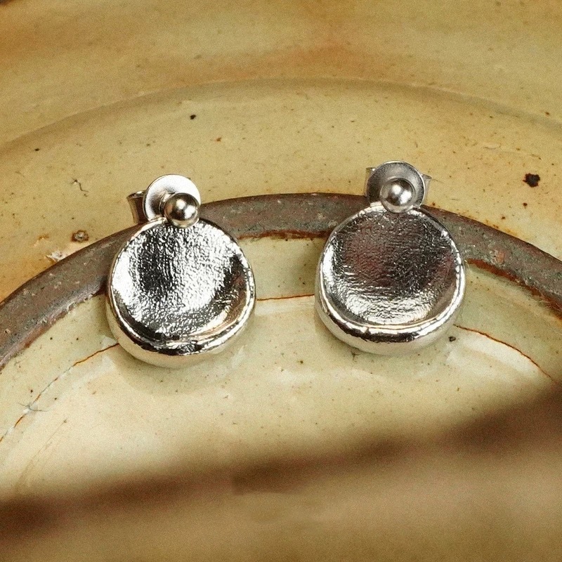 ABOA*家经典款耳钉 早春新款个性冷淡风轻奢精致圆形肌理感耳钉详情2