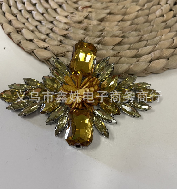 Handmade DIY water drill splicing glass drill diamond-shaped small flower clothing decoration pic 1