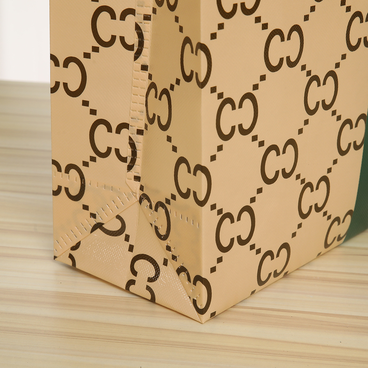 亚马逊跨境现货批发 圣诞时尚覆膜无纺布袋 购物手提袋 防水收纳袋 环保耐用详情24