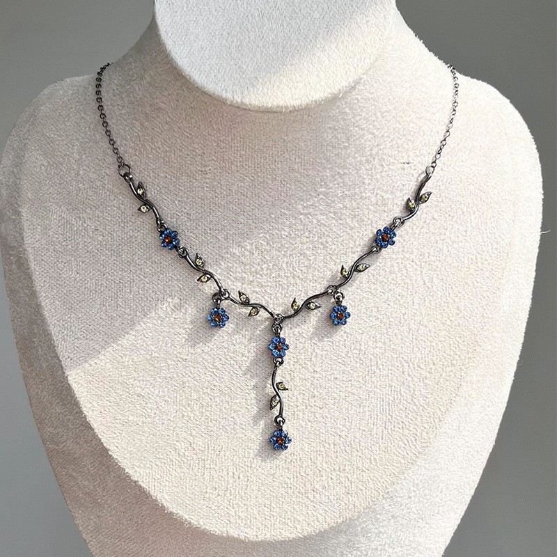 Blue small plum blossom drip glaze necklace, a high-end and elegant summer necklace, versatile French retro style design collarbone chain pic 3