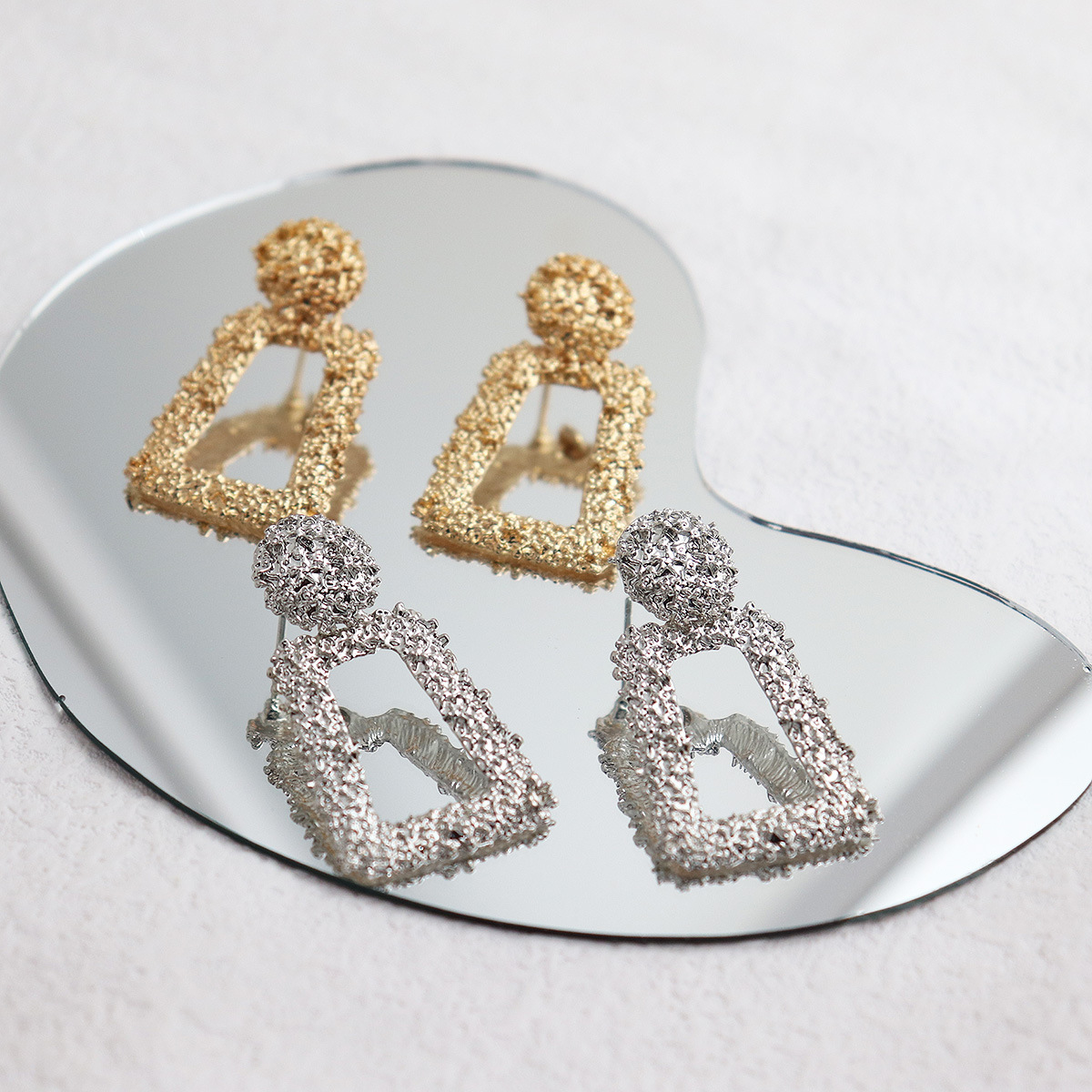 东南亚跨境热卖晚宴港风气质圈圈耳环女轻奢高级感鎏金套装耳钉详情3