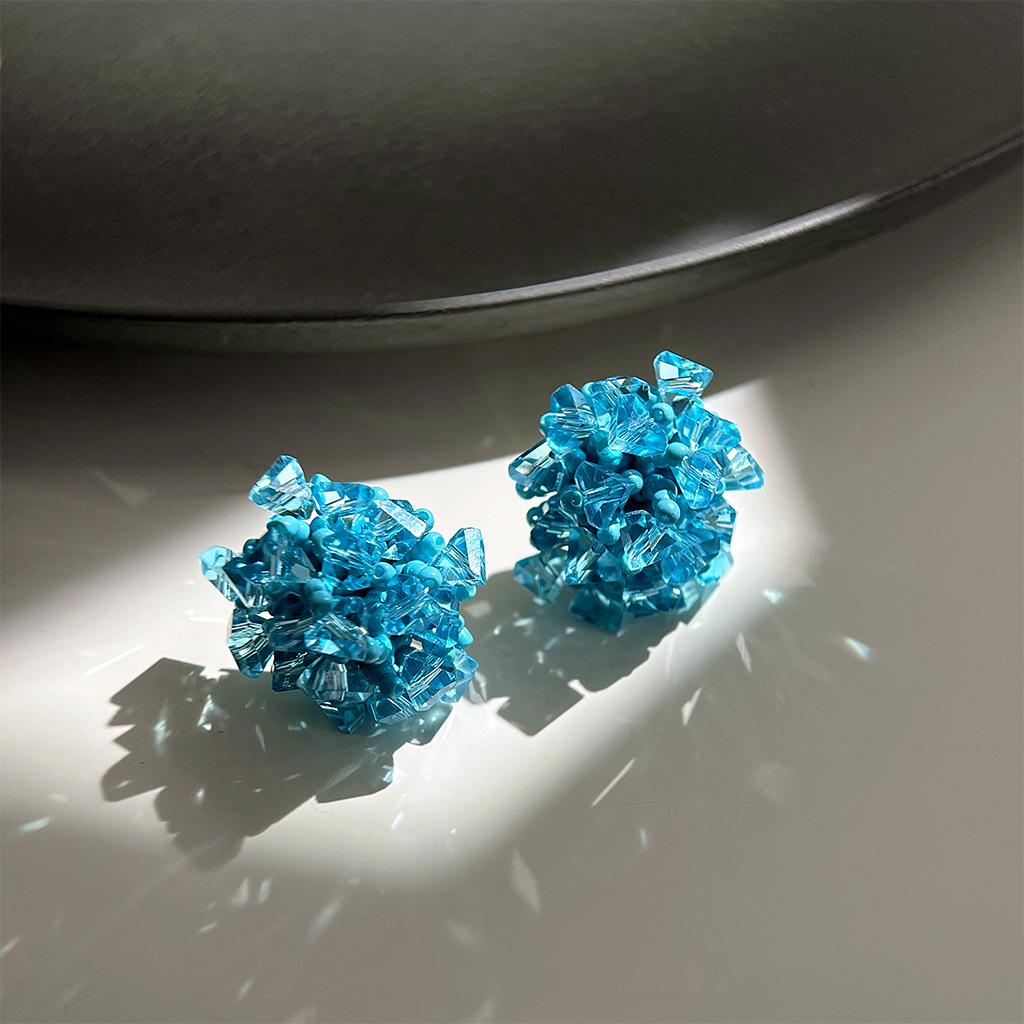 Sweet and fresh blue hydrangea handcrafted designer glass crystal silver needle stud earrings factory earrings for women pic 2