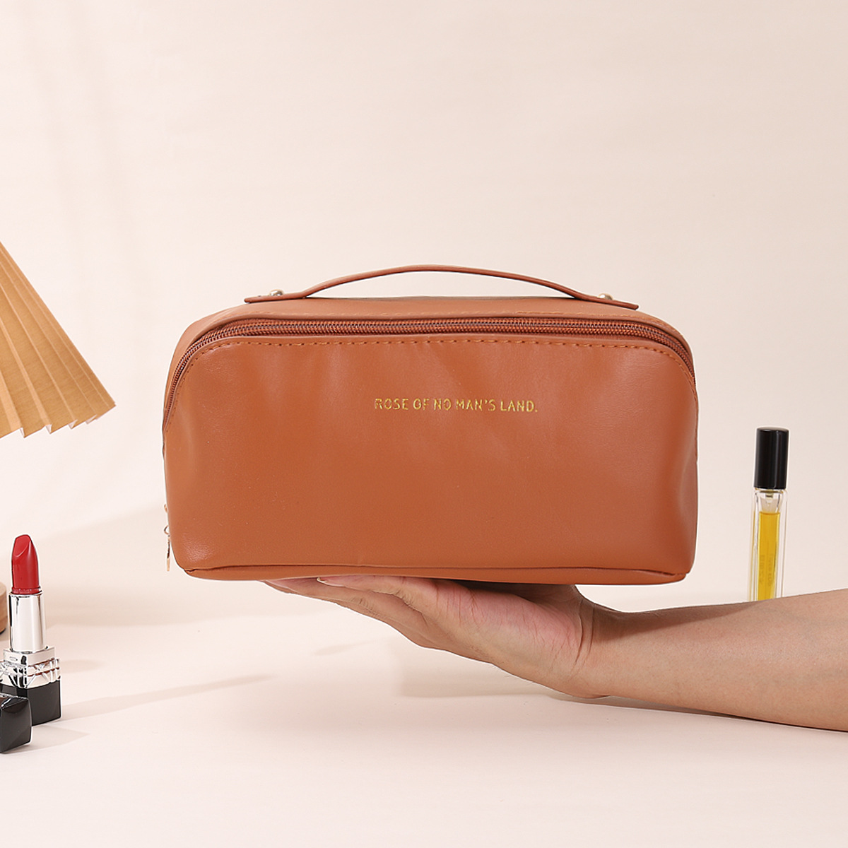 pu时尚便捷化妆包旅行收纳包大容量洗漱包手提高颜值枕头化妆包详情21