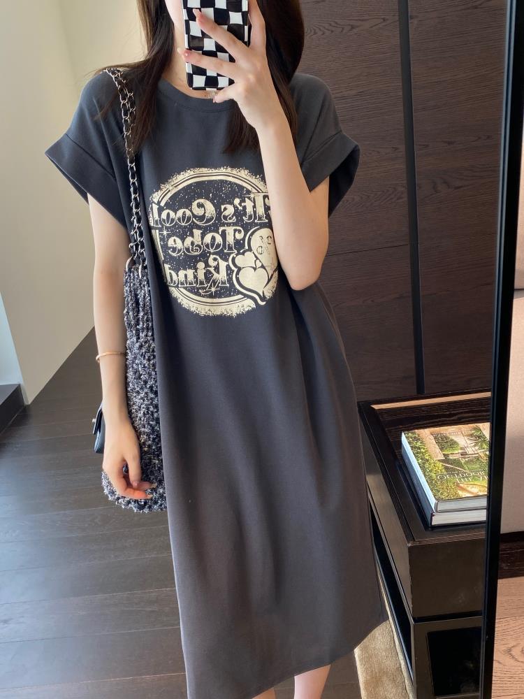 朵妮 一件轻松出门 慵懒时髦落肩袖显瘦长T恤女连衣裙夏新款2023详情22