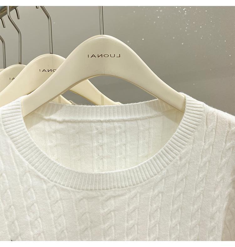 A loose embroidered knitted base layer for women can be paired with a new autumn and winter stylish long-sleeved white sweater with a twist pattern pic 9