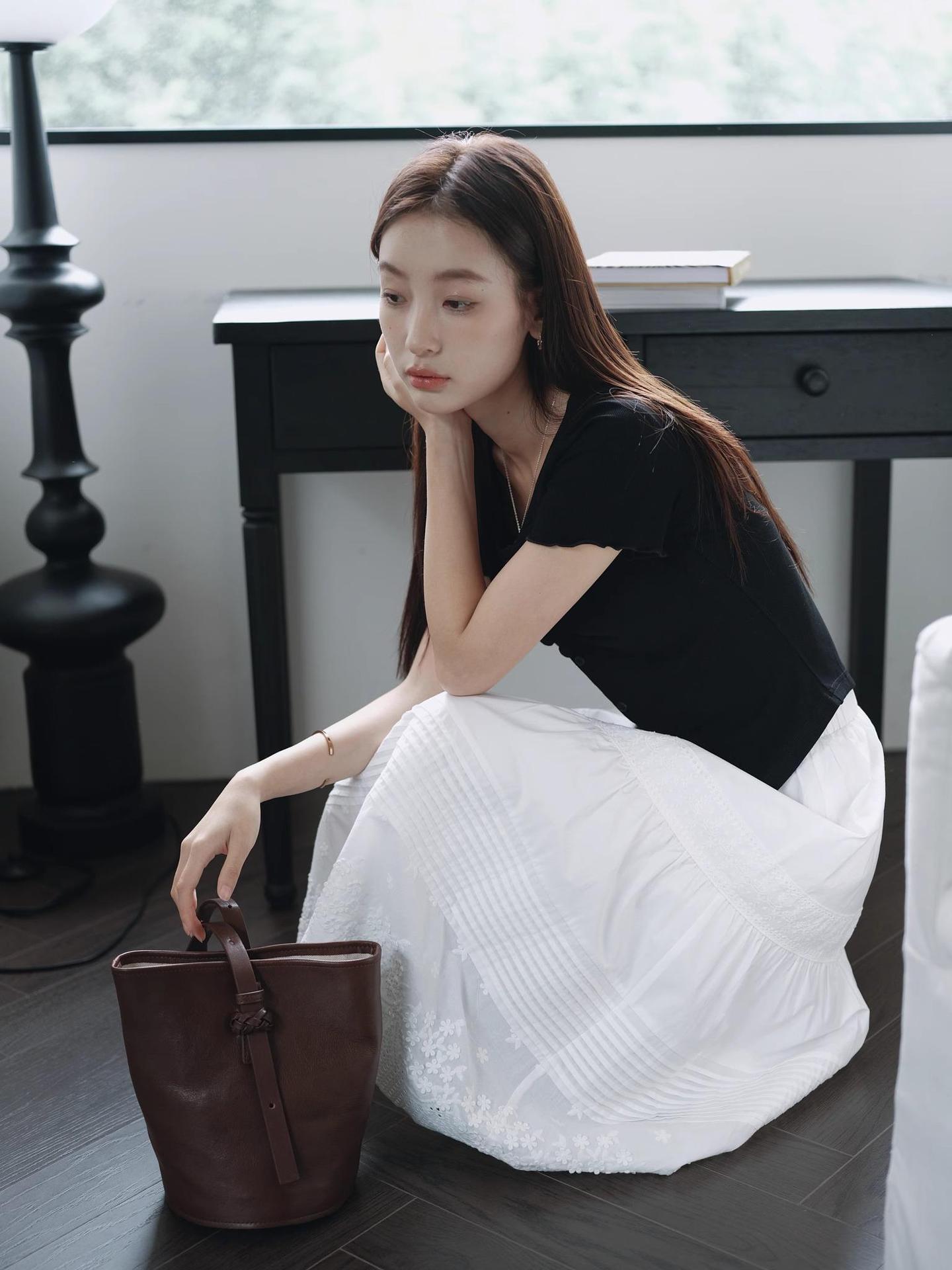 重工法式白色花边长裙a字2024春夏季新款棉打褶半身裙女设计感详情8