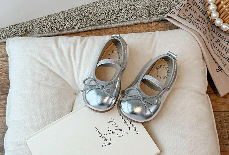 儿童小皮鞋2025春秋季新款韩版女童软底鞋蝴蝶结宝宝防滑时尚单鞋详情5