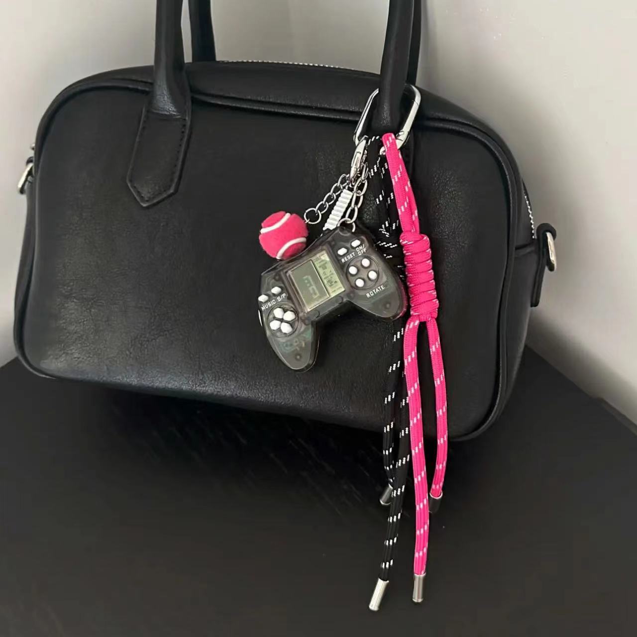 Miu series bag pendants, Dachshund figurine pendants, schoolbags, car lanyards, high-end keychains, baseball accessories pic 5