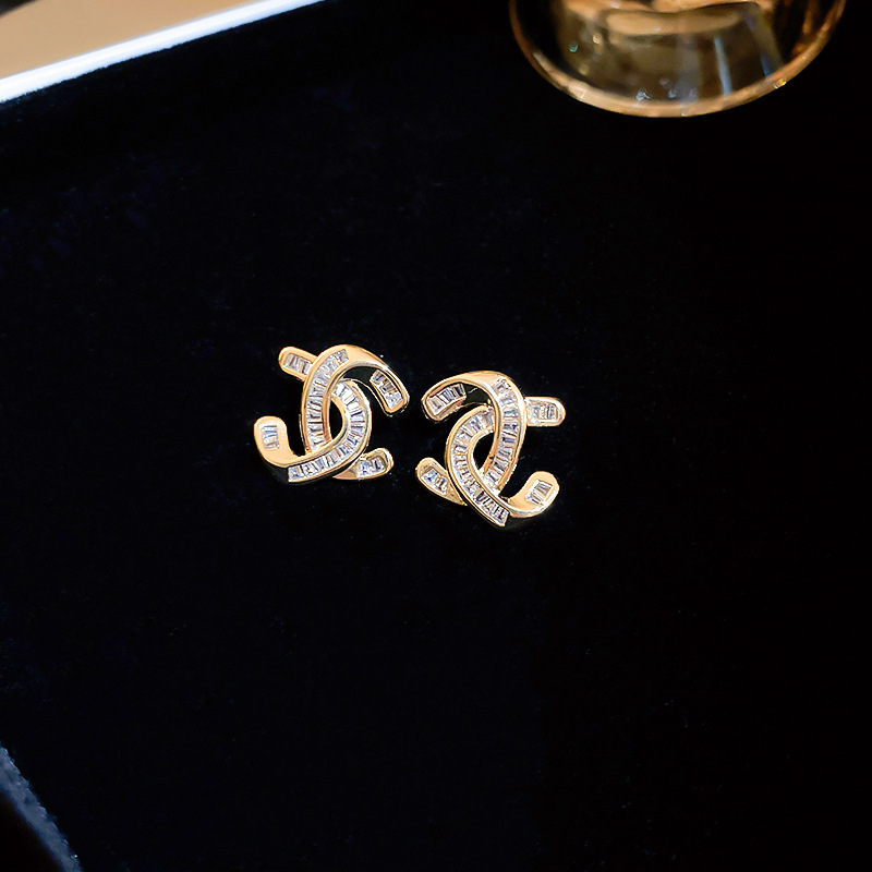 小香风耳钉2025年新款潮小众设计感高级秋冬爆款轻奢耳环饰耳坠女详情8