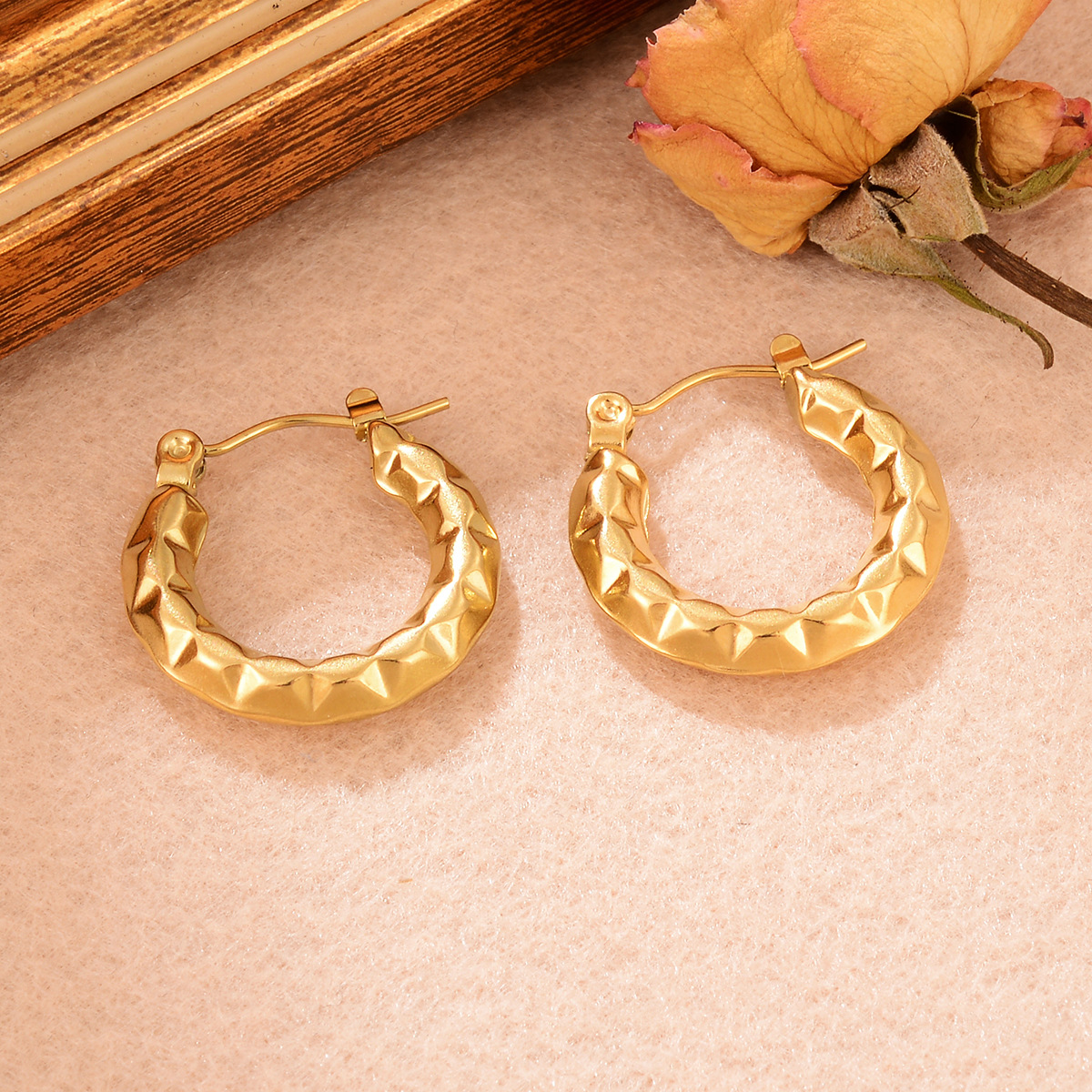 时尚复古简约大气不锈钢小众个性不锈钢纹理时尚扭纹U型耳环批发详情37