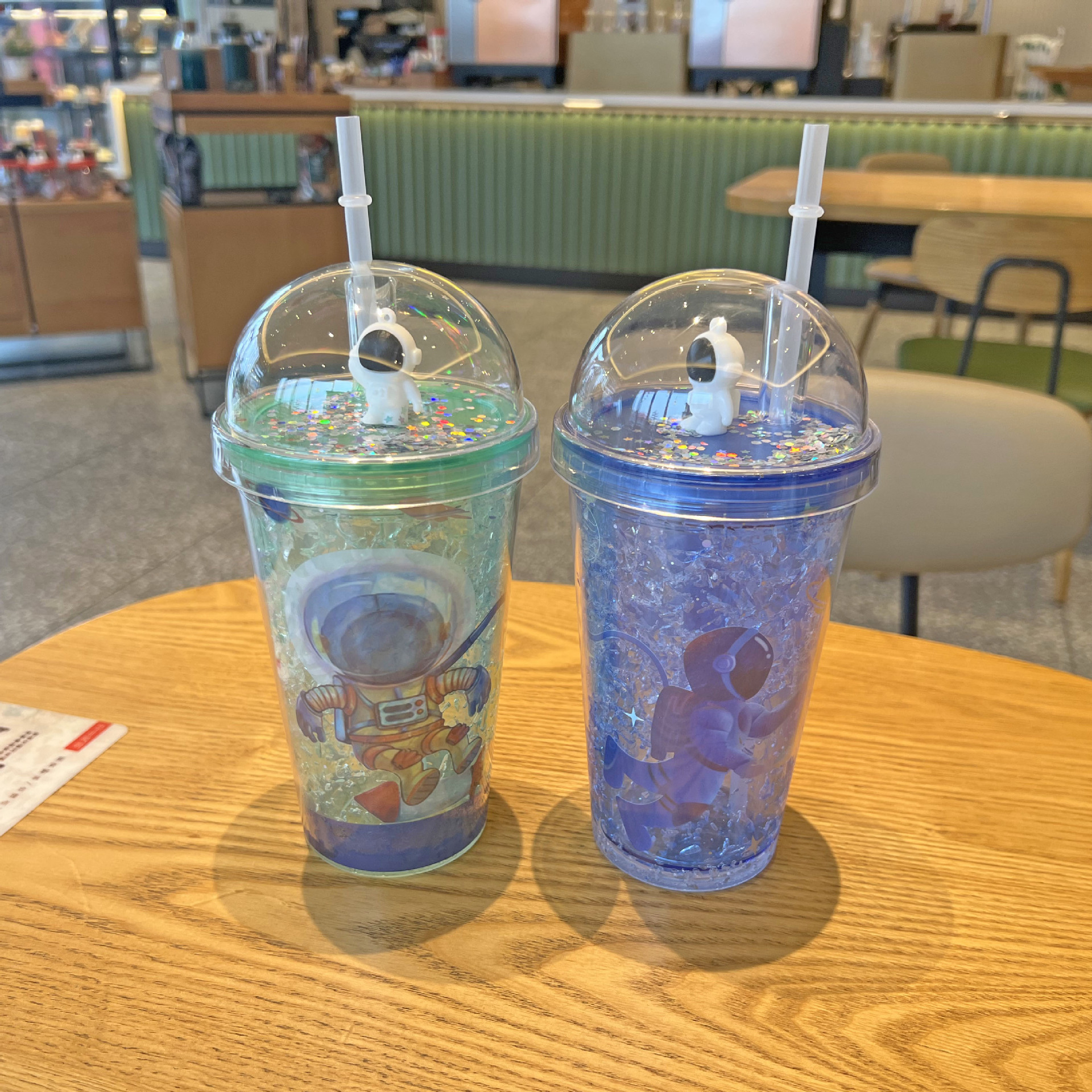 外贸新款宇航员系列水杯批发微景观卡通双层塑料吸管杯冰杯塑料杯详情10