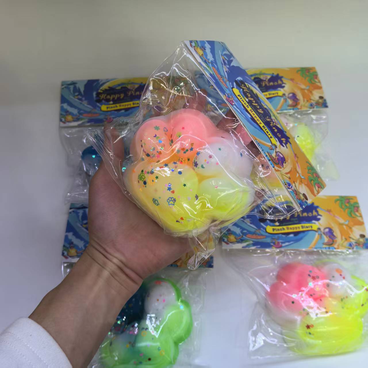 Release and Squeeze the 220g three-color big cat paw creative cartoon simulation cat paw toy from Le Ka Tou, new cross-border wholesale pic 4