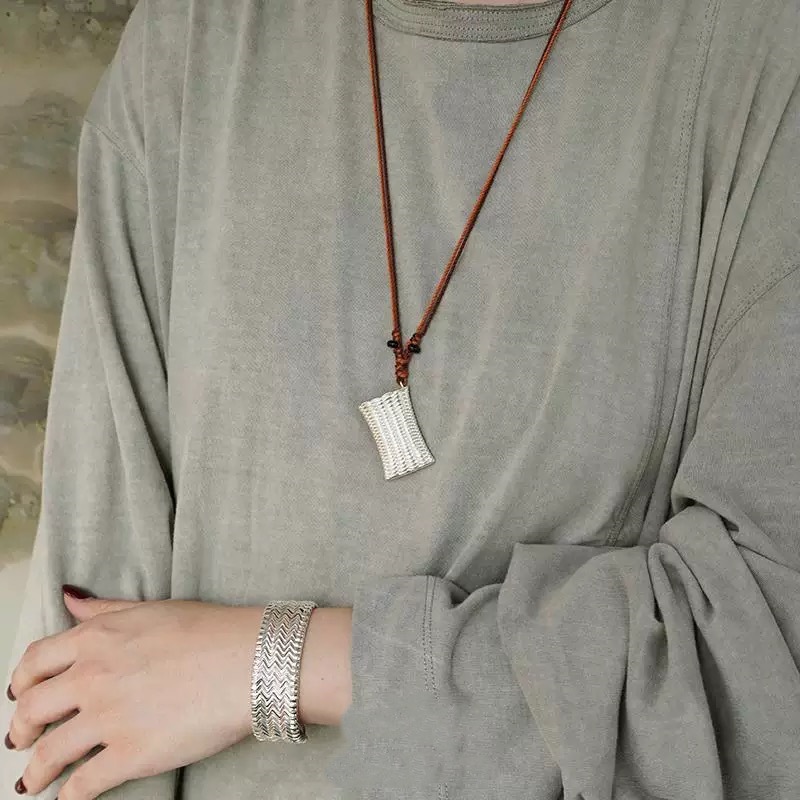 ESN经典系列雕刻酒壶项链 游牧风可小众高级感单耳酒壶编织筐项链详情7