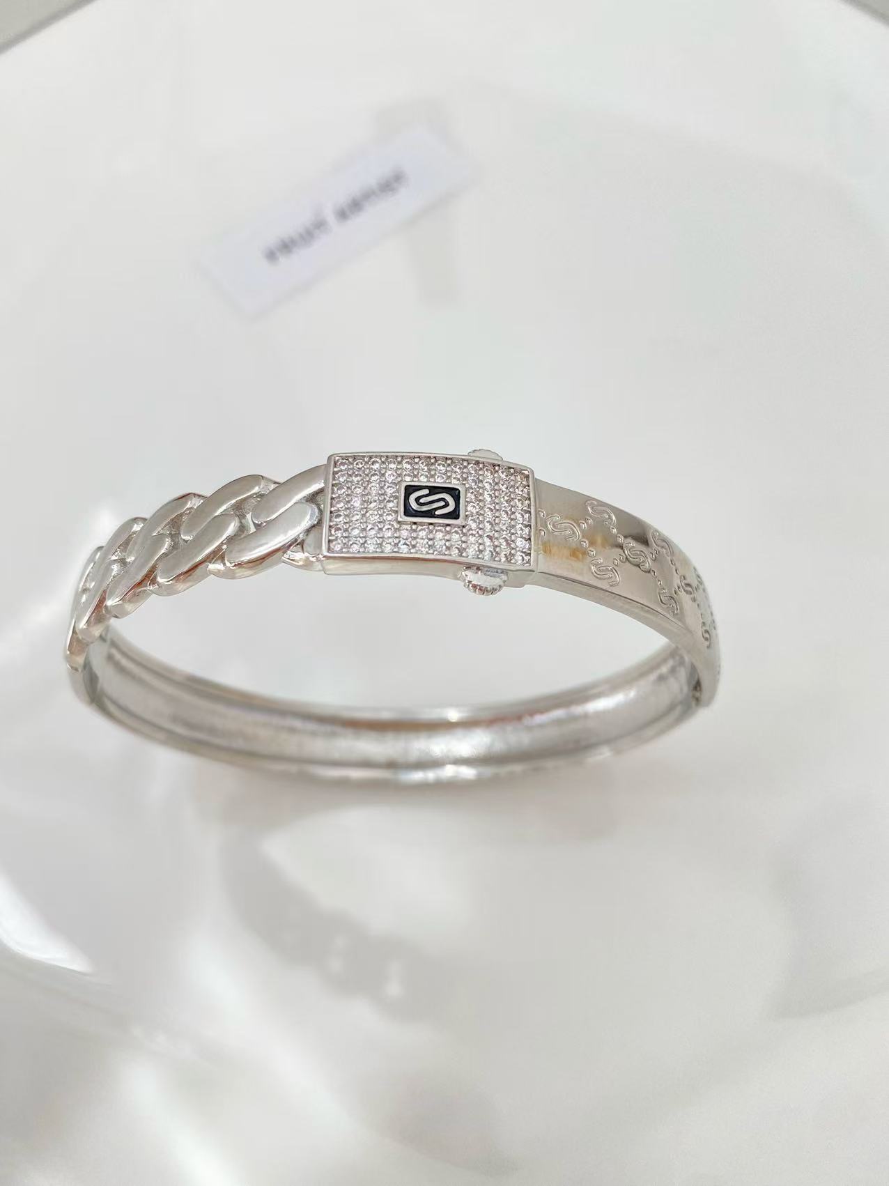 Creative hip-hop, individualistic, fashionable and powerful ring, niche design, full diamond cool ring bracelet, unisplendour pic 6