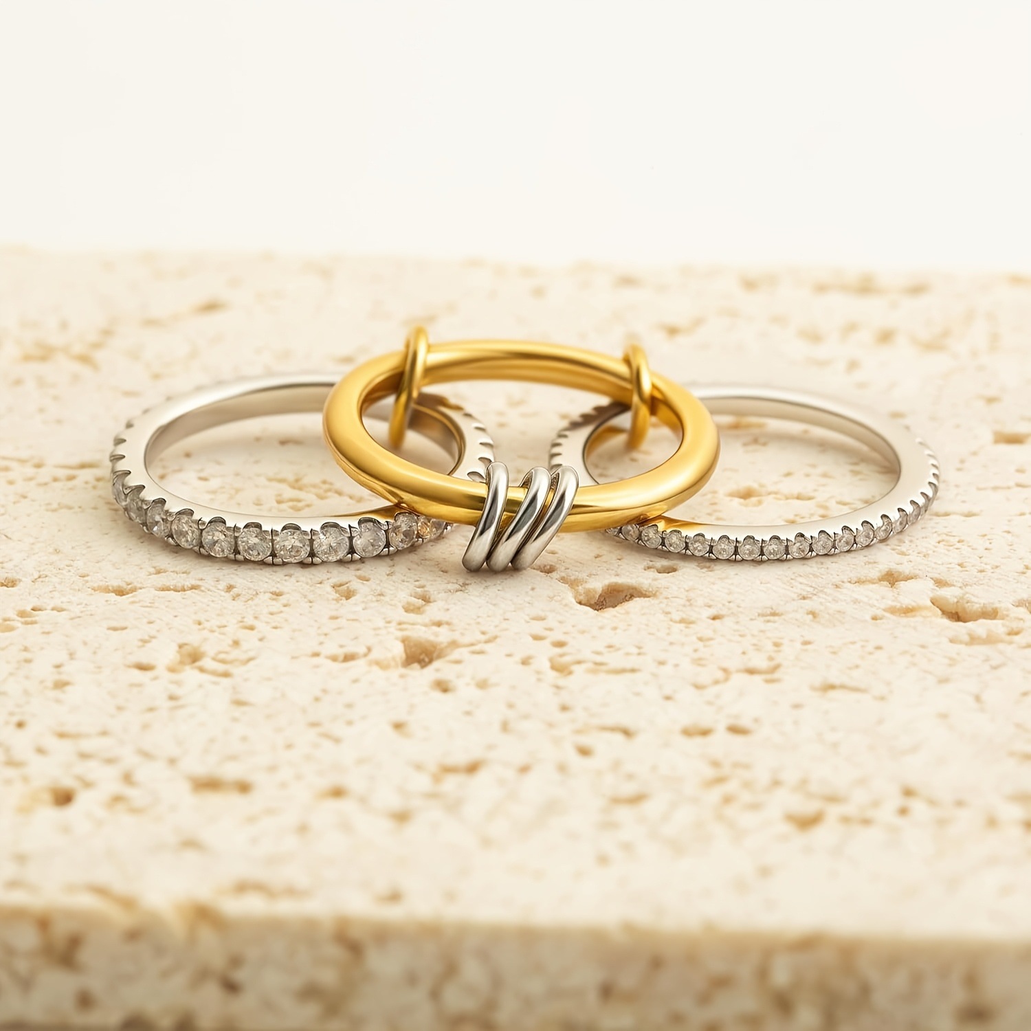 Custom-made cross-border fashion rings from Europe and America, copper-plated with 18k gold, Amazon light luxury ring texture, high-end jewelry pic 4