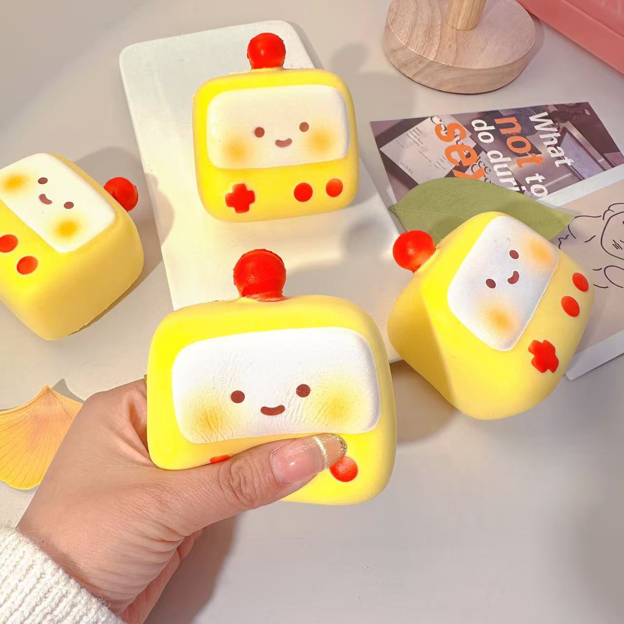 超湿软游戏机慢回弹解压发泄捏捏乐减压捏捏玩具小红书squishy详情5