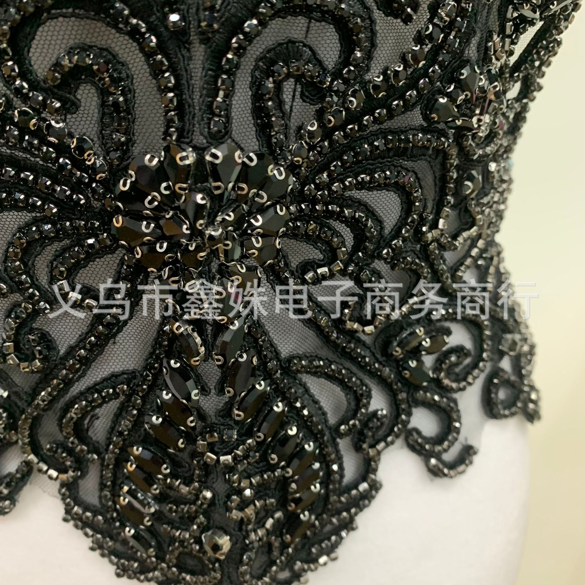 Hand-stitched tight-fitting wedding dress and evening gown, crystal decals, high-end rhinestone clothing accessories pic 11