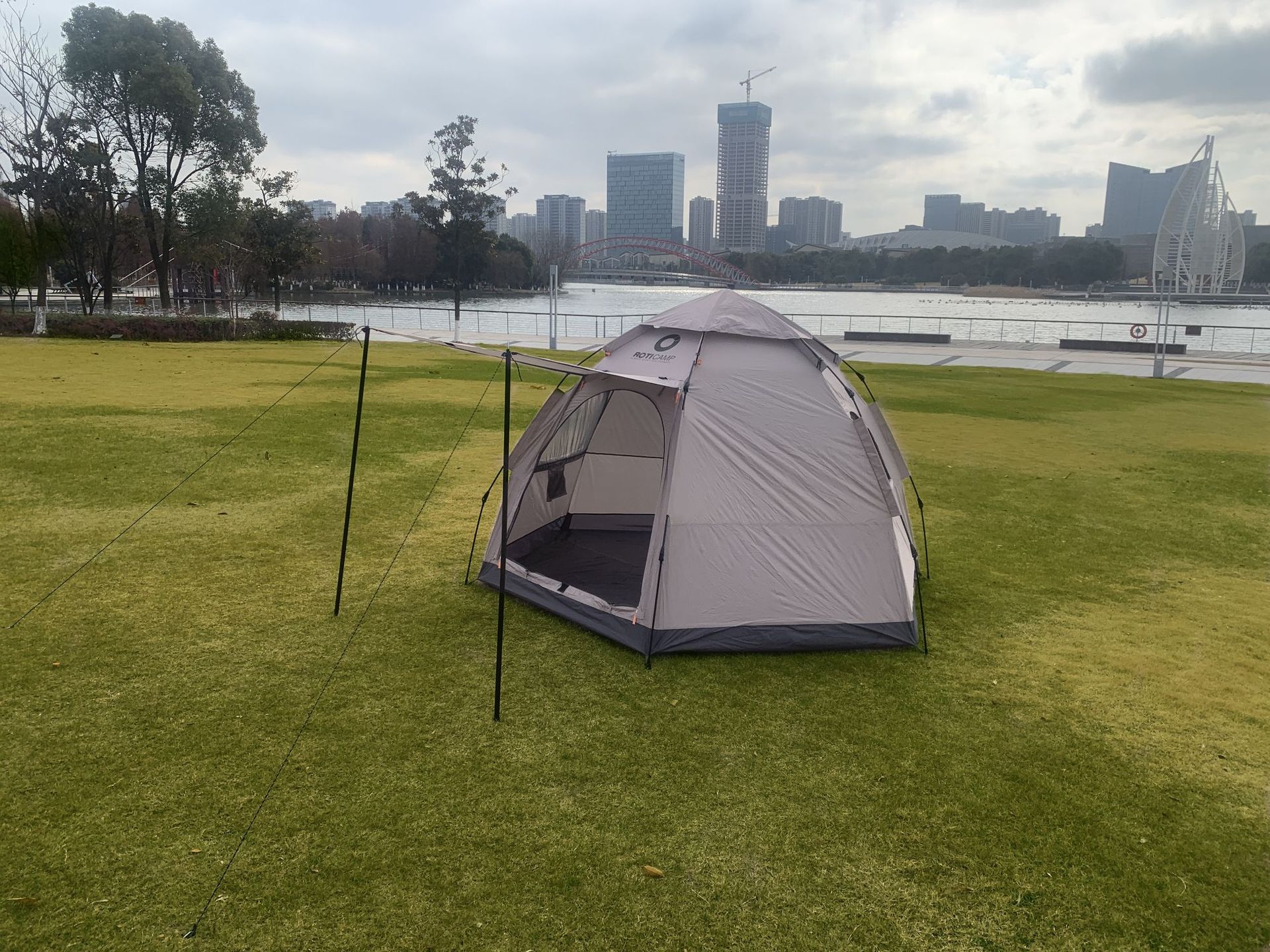 Outdoor hexagonal 3-4 person multi-person fully automatic rainproof tent camping, wild camping, family leisure tent pic 12