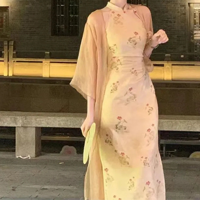 A new Chinese-style retro improved cheongsam dress for women in the summer of 2025, featuring a cinched waist and a slimming look pic 6