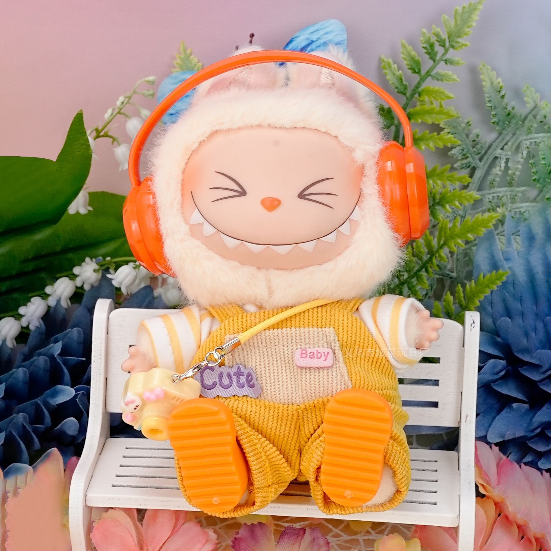 现货娃衣一二三代盲盒labub衣服蒙奇奇凯蒂猫咪娃娃衣卡通背带裤详情5