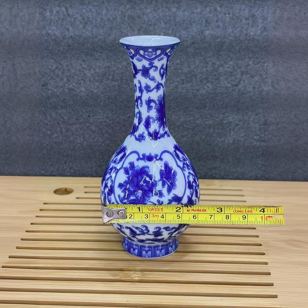 Blue and white porcelain mini vases, ceramic ornaments, Chinese-style vases, wholesale of dried flower vases in Jingdezhen, ceramic small flower vases pic 2