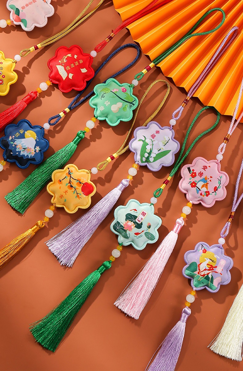 New fringed flower-shaped sachets, lucky bags, car pendants, brocade sachets, Hanfu pendants, lucky bags and portable pouches pic 1