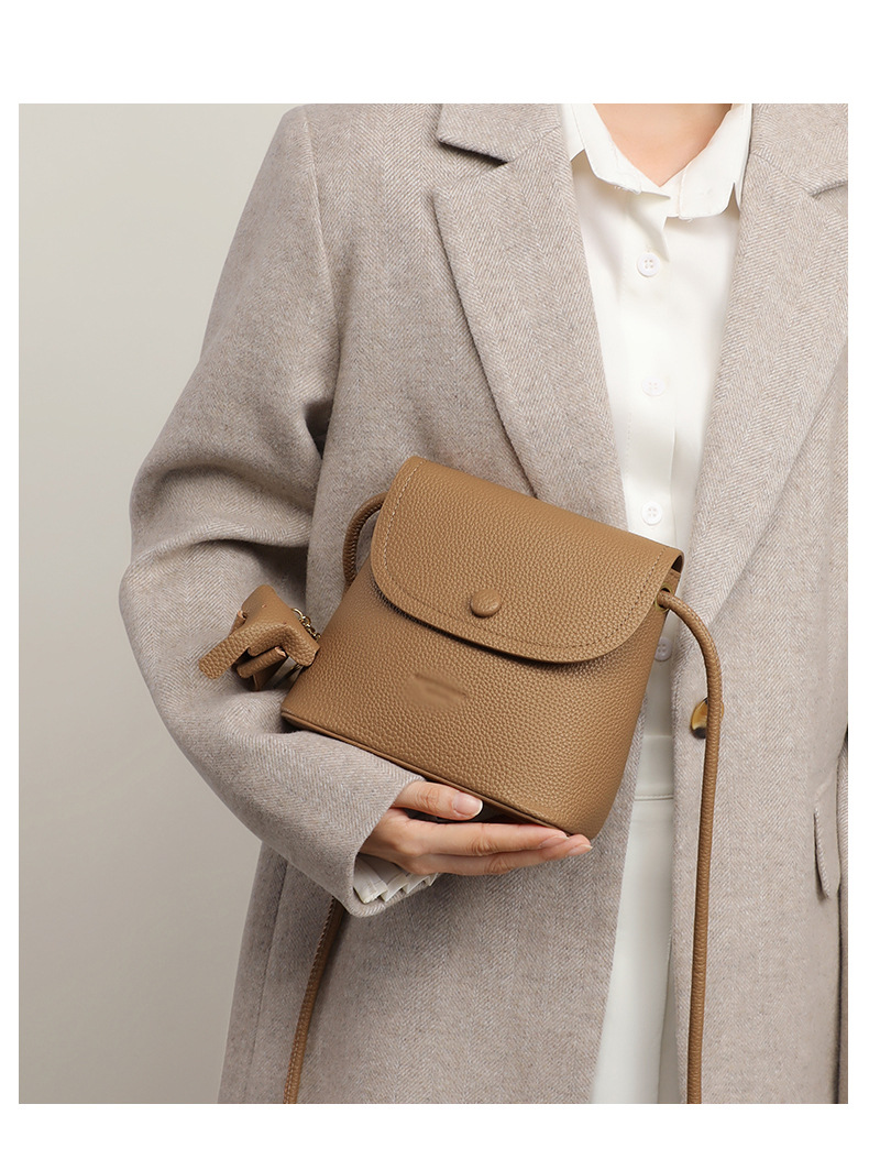 包包女士2024新款女包斜挎水桶包小包单肩百搭高级感手机包详情10