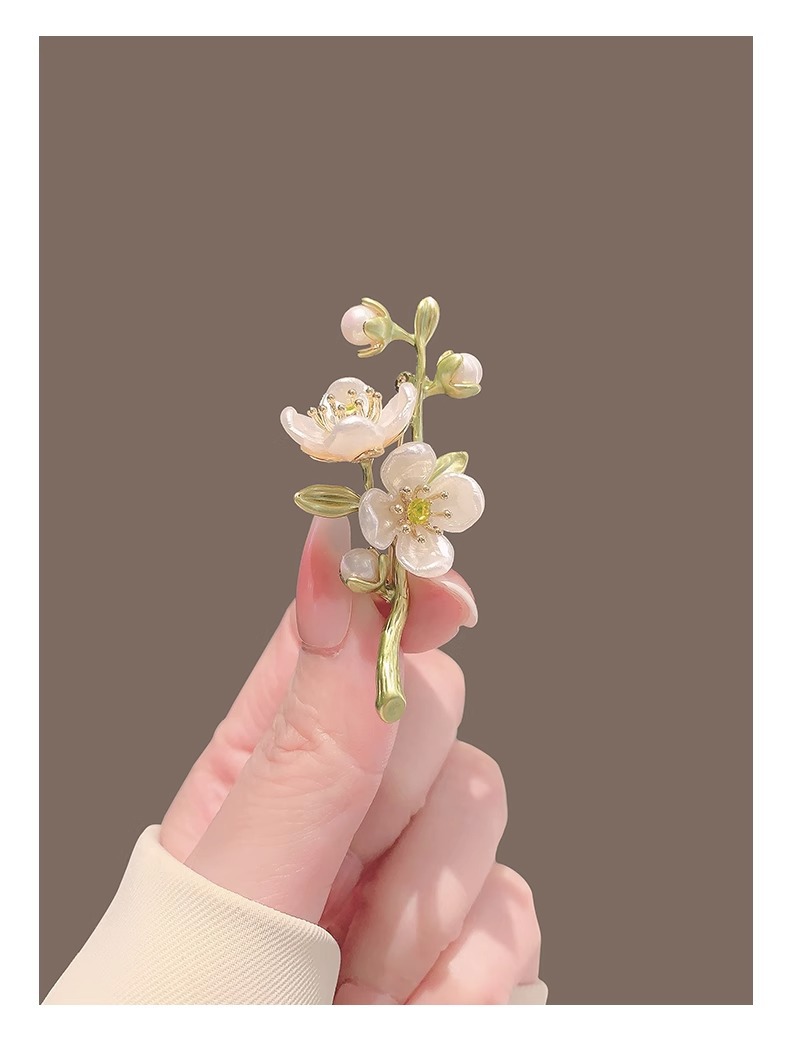 Artistic green jasmine brooch, plant flower pearl brooch, retro style suit, anti-glare clasp pin accessory pic 8