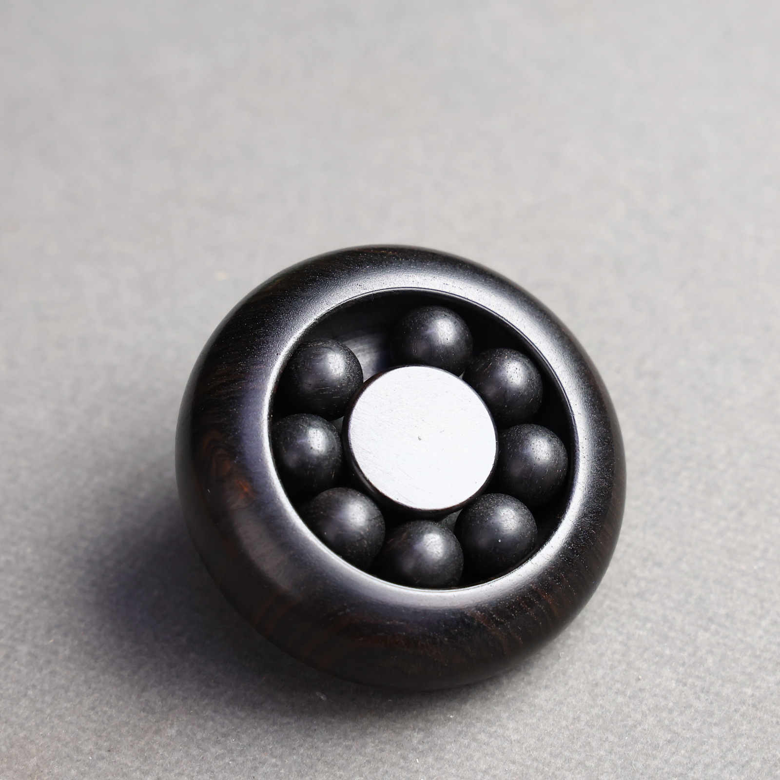 Factory direct sales of sandalwood wooden handball spinning handball pieces for hand exercise and stress relief pic 10
