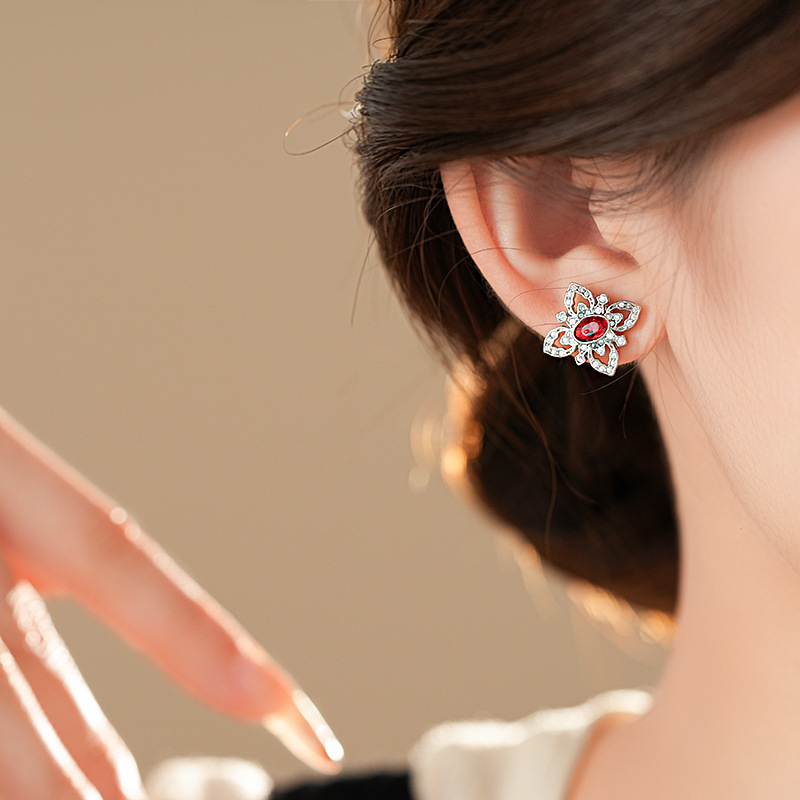 银针新款银色锆石菱形花朵耳钉个性冷淡风耳环时尚中古风耳饰批发详情8