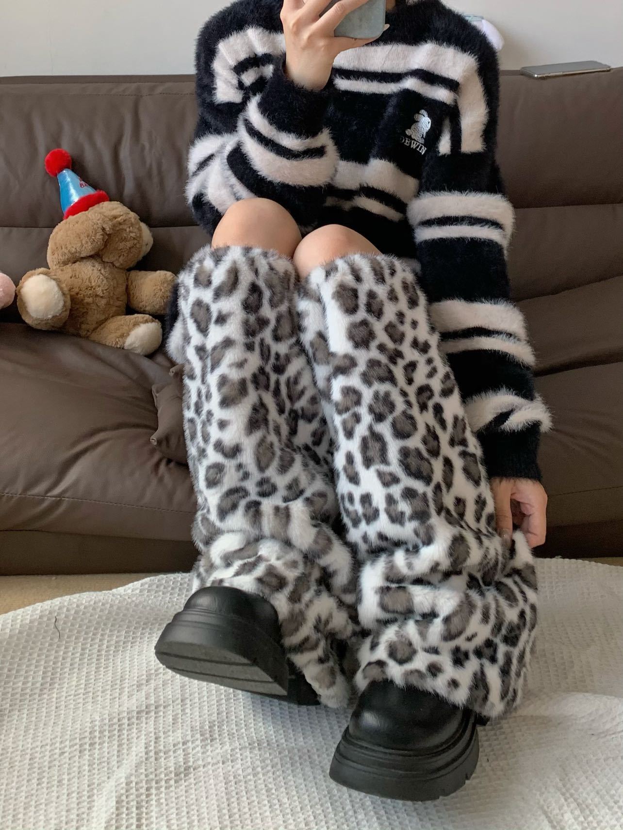 秋冬保暖加厚袜套阔腿豹纹靴套ins咖棕色毛毛绒JK腿套毛茸辣妹女详情17