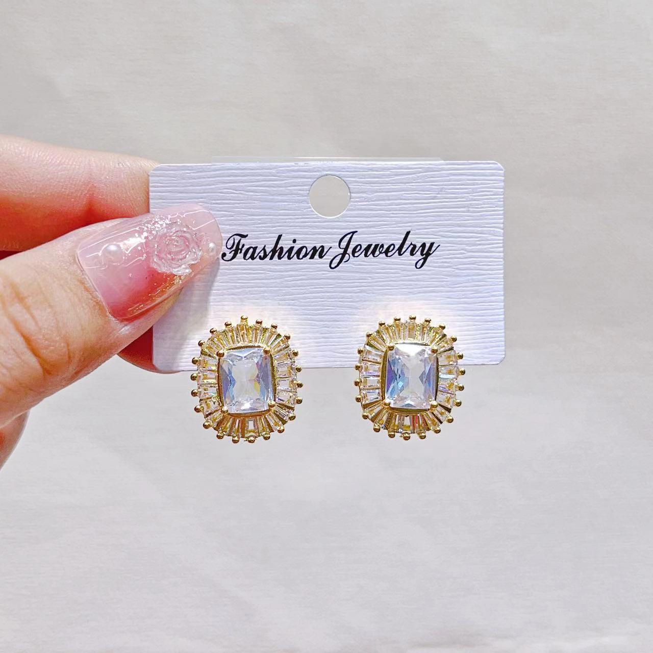 High-end stud earrings, a niche design for women, heart-shaped butterfly copper plated with real gold zircon, a light luxury and versatile style pic 2