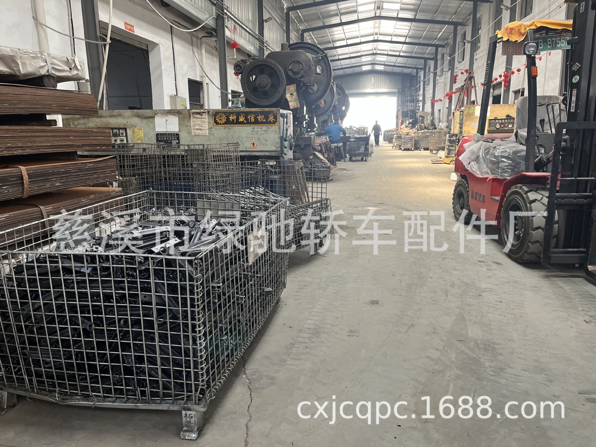 The new YILUN brand Tesla car scissor jack, a universal and labor-saving jack, is suitable for all family car models pic 49