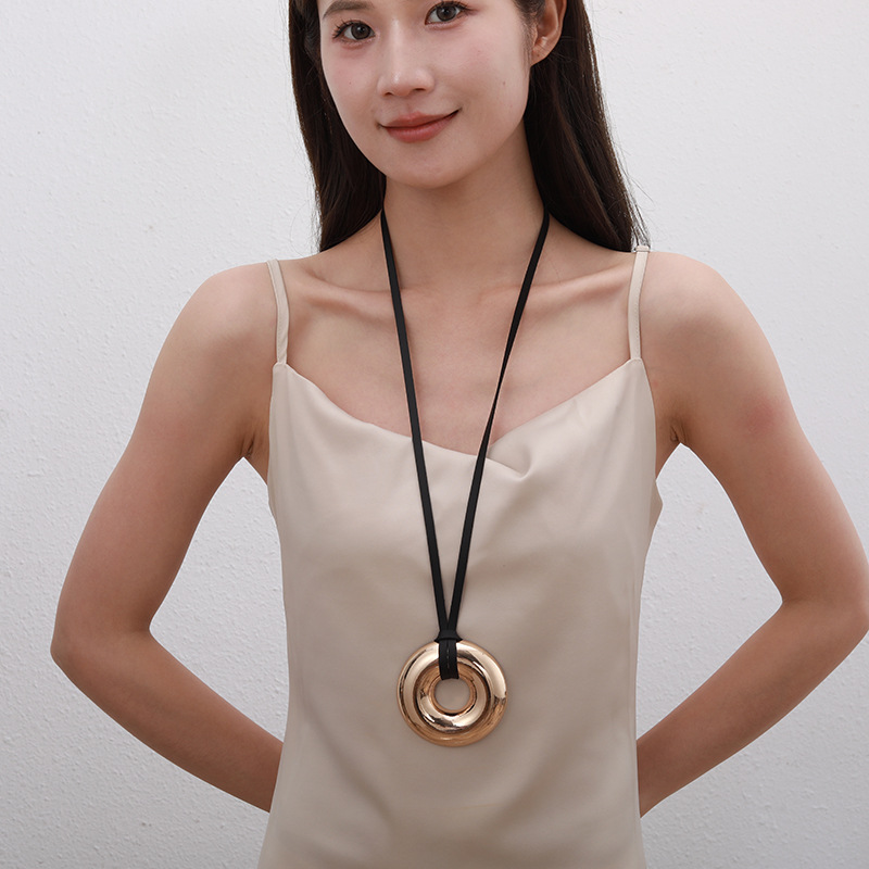 亚马逊新款热销欧美长项链圆形镂空简约韩版女士毛衣链复古饰品女详情5